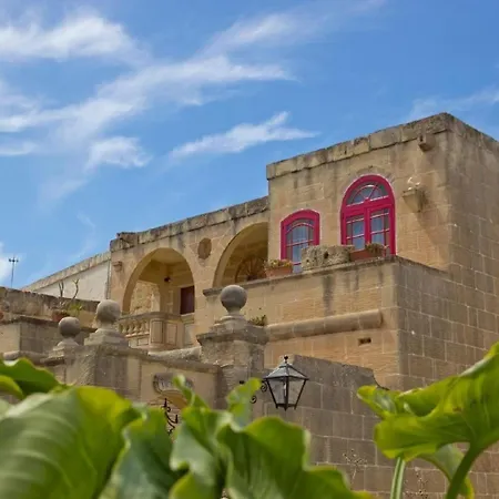 بيت للعطل Xaghri